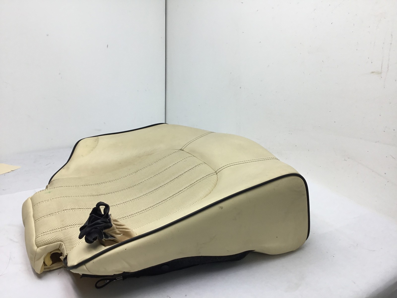 Maserati Quattroporte Rear Left Driver Seat Lower Bottom Cushion 06 07 08 |:Y