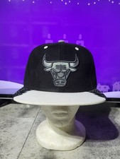 Mitchell Ness Chicago Bulls Black-White Snapback Hat Cap Embroidered Adjustable