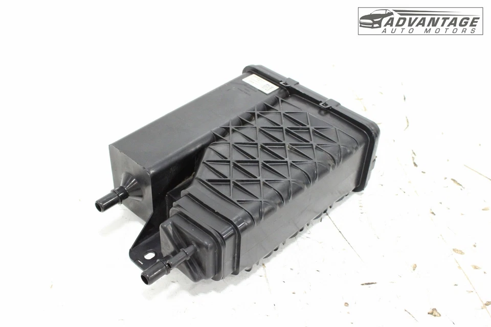 Chevy Silverado 2500 HD 2018-2019 evaporador de vapor de combustible bote de carbón OEM Foto 2 de 4