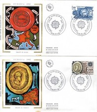 2207/8+ FDC  2 ENVELOPPES 1er JOUR SUR SOIE     EUROPA  1982    PARIS