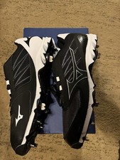 Mizuno 9-Spike Dominate 2