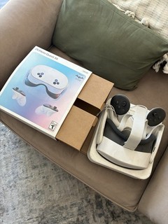 Meta Quest 3S 128GB Standalone All in One VR Headset (P97) W/ Controllers & Case
