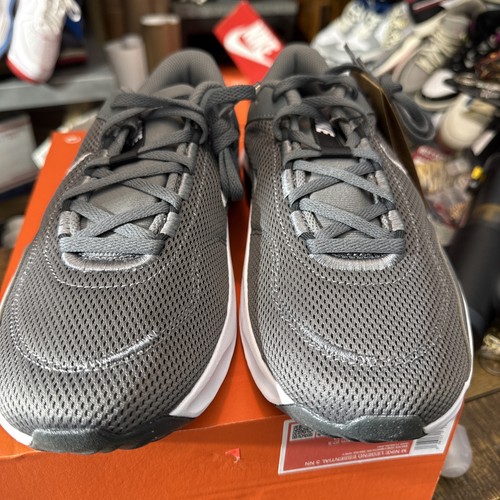 Size 9.5 Nike Legend Essential 3 Next Nature men's training shoes Brand New