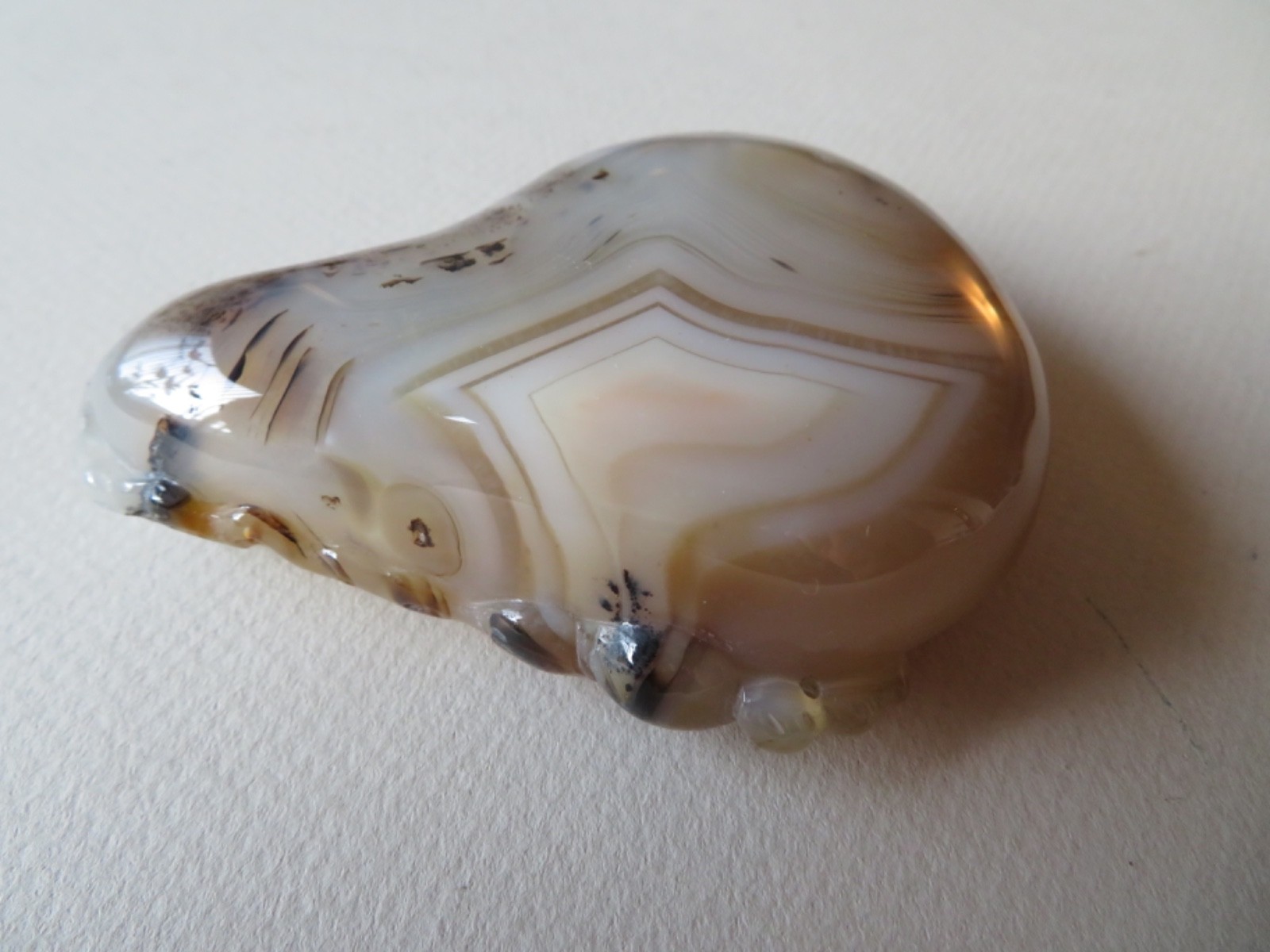 FINE CHINESE TRANSLUCENT AGATE DOUBLE GOURD BRUSH WASHER, BAT - QING OR REPUBLIC