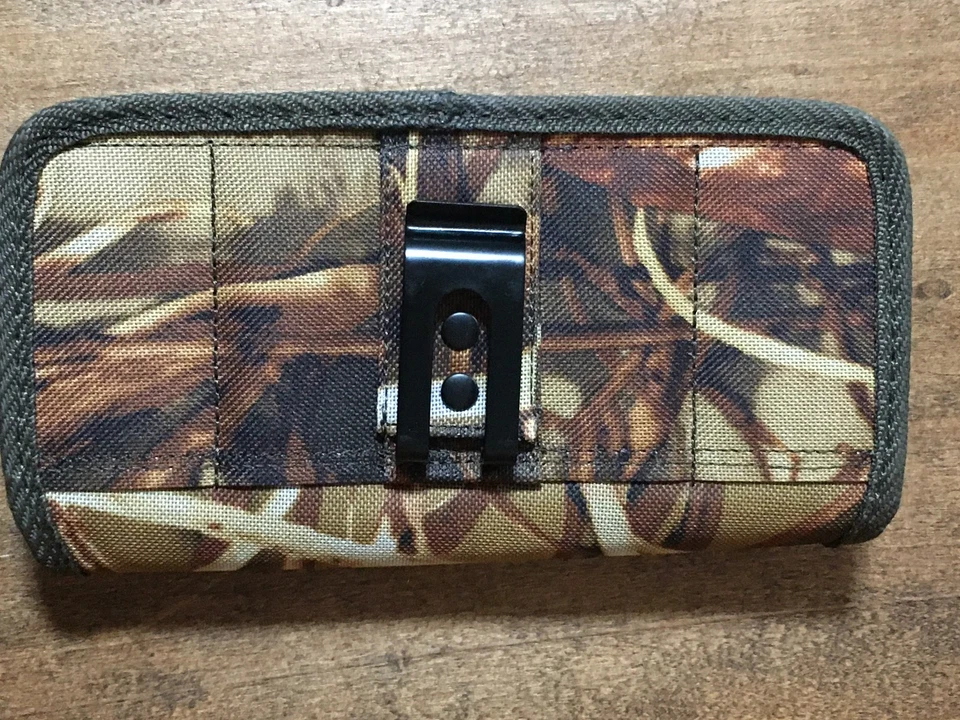 Reiko Phone Pouch with Card Holder Belt Clip Camouflage Horizontal NWOT - Image 2 of 4