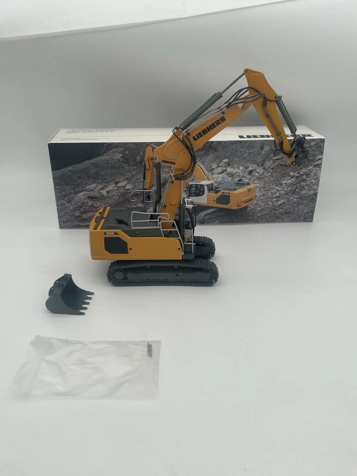 Modell Liebherr  Bagger R 938 VA R 938 1:50 - Bild 3 von 4