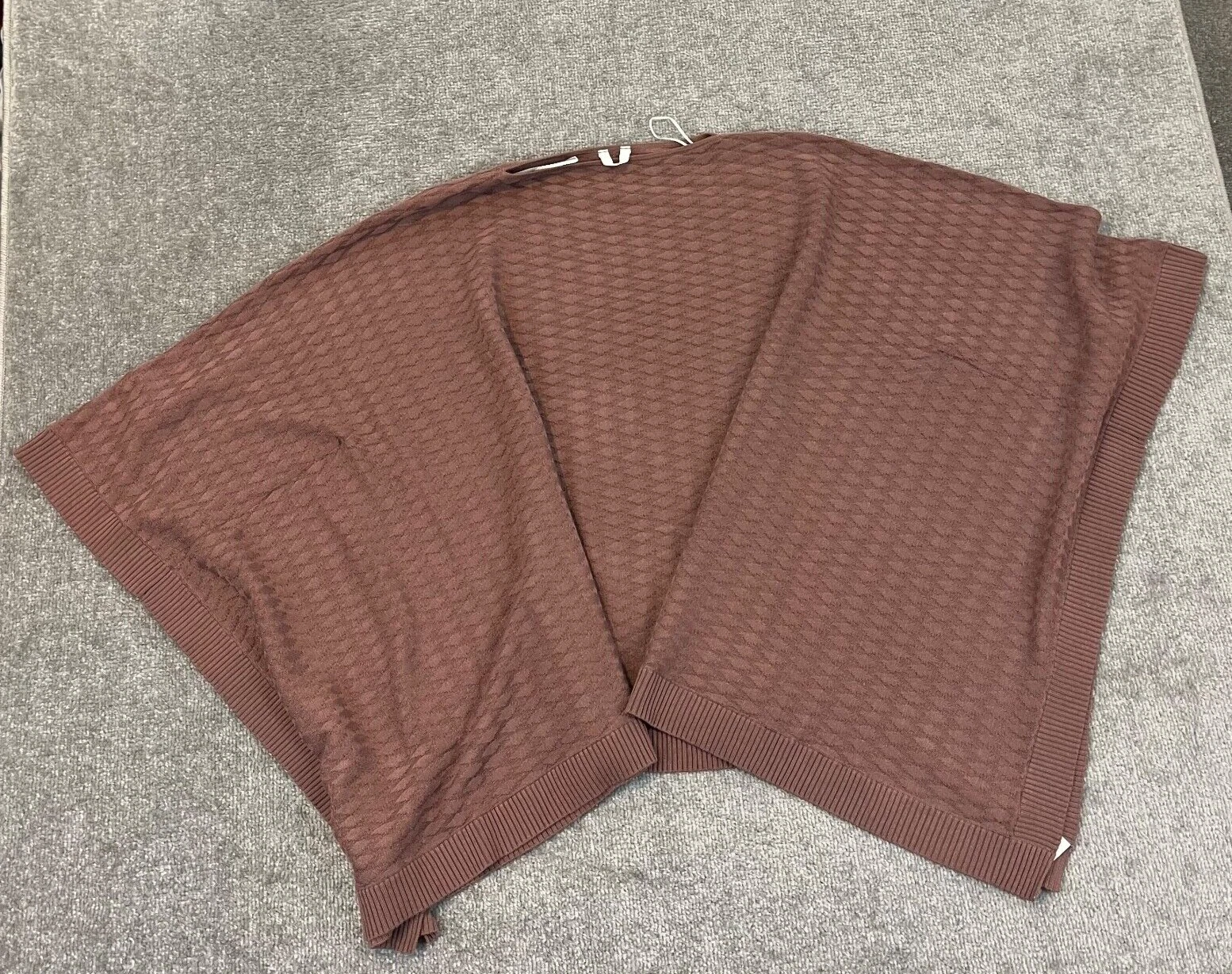 LULULEMON Divinity Poncho Mauve Dusty Pink ONE SIZE Soft Cashmere Blend OS