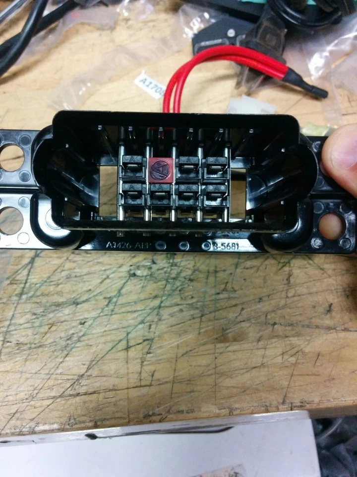 Apc Ups 650-410c Rev 4 Pcb Board w/ Connector 870-6609 with 4 Screws. - Image 2 of 4