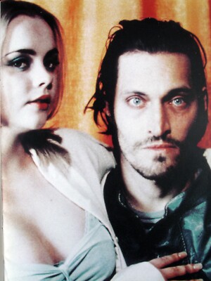 BUFFALO 66 FILM MOVIE CATALOG BROCHURE PHOTOGRAPHS VINCENT GALLO