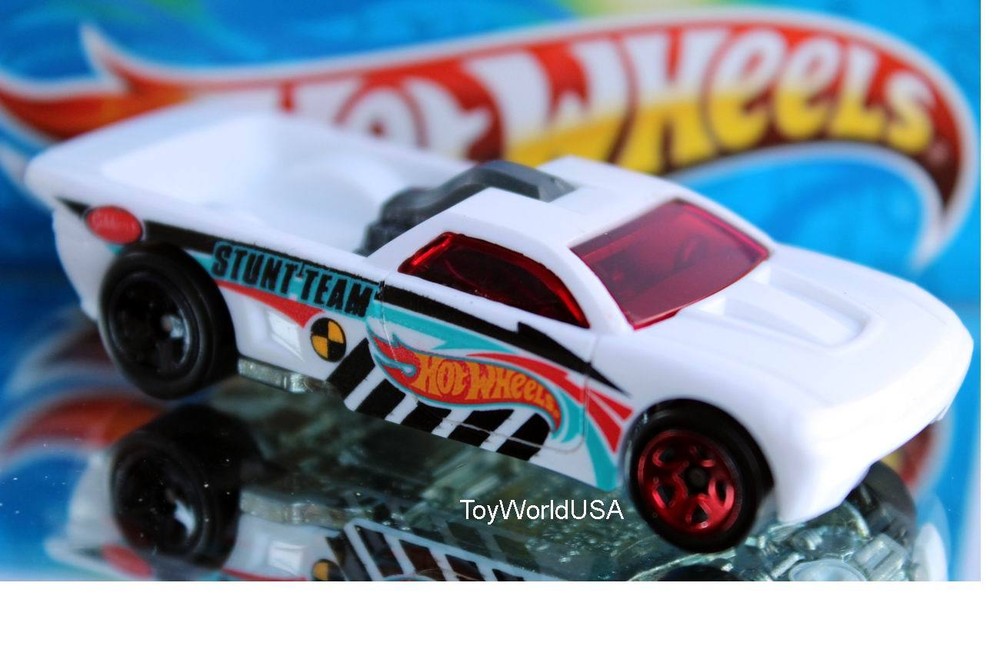 2017 Hot Wheels Track Builder Bedlam