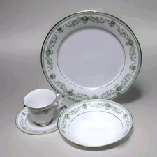 Noritake Spring Garden 4 Piece Dinnerware Set Vtg Dinner Plate Cup & Saucer Bowl