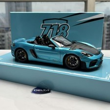Minichamps Porsche 718 Spyder RS 1/18 con paquete Weissach en azul Ipanema Met