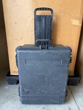 Pelican 1610 Protector Case  24.83 x 19.69 x 11.88 in  Black  iM2720 Equiv