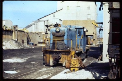 1974 ORIGINAL Slide - IS&B CO CHICAGO IL Industrial Switcher Train Elevator