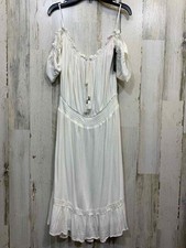 NWT LULUS Dresses and Skirts Size M White OFF SHOULDERS Dress/WHITE OFF SHOULDER