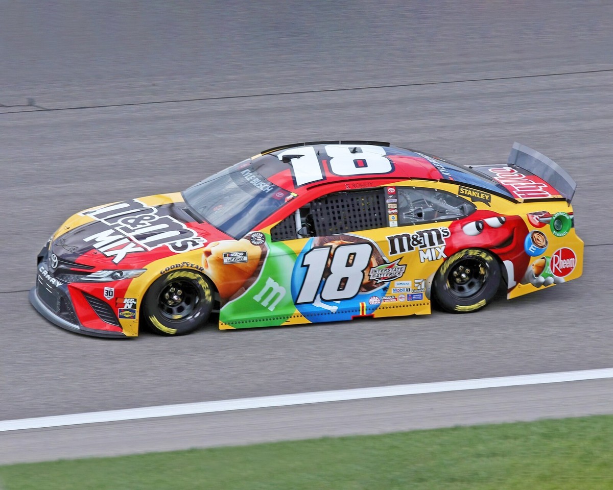 Kyle Busch #18 2019 NASCAR 1:24  Case＋車体 2019 #18 Kyle Busch Skittles ARC 1/24 Action NASCAR Diecast