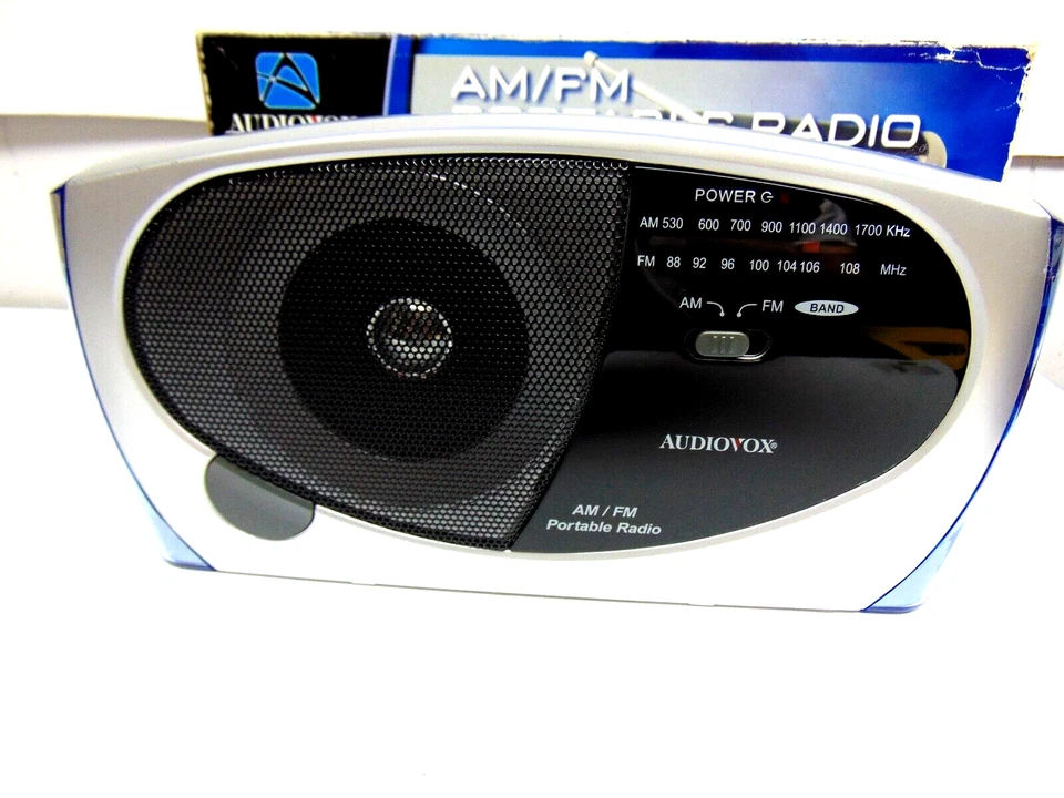 Radio portátil AM/FM AC/DC Audiovox Foto 3 de 4