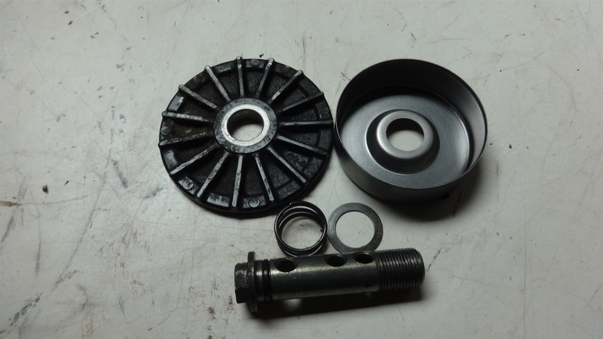 1986 Kawasaki ZX1000 GPZ Ninja KM197B. Engine oil filter cover pin