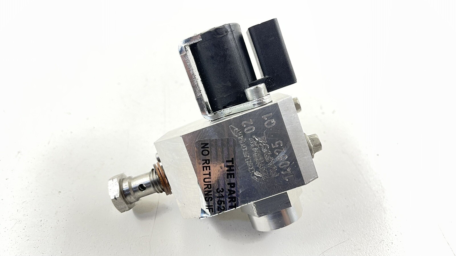 15-17 MCLAREN 650S HYDRAULIC OIL VALVE BLOCK SOLENOID 11B1103CP OEM