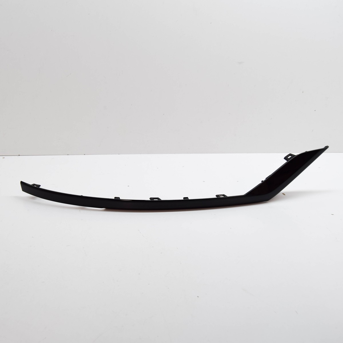 カナライン  5インチ JAGUAR I-PACE X590 Front Right Bumper Molding T4N23301 NEW