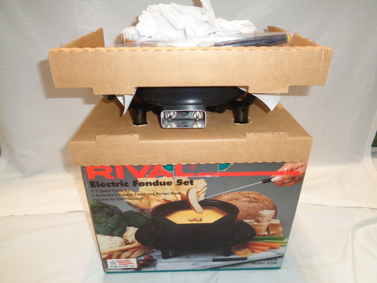 Rival Electric Fondue Set Black Model 5250 2 Quart Capacity New In