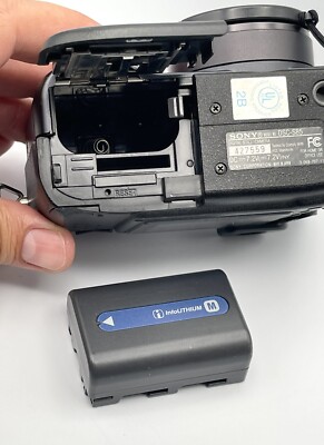 Sony Cybershot DSC-S85 4.1MP Compact Digital Camera Black w