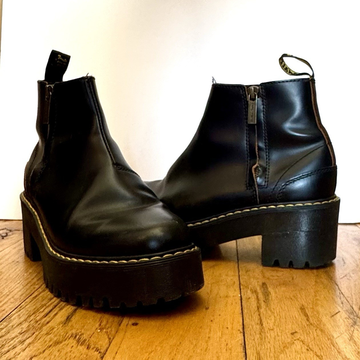 Dr. Martens Rometty II Women’s Black Leather Platform Chelsea Ankle Boots US 7