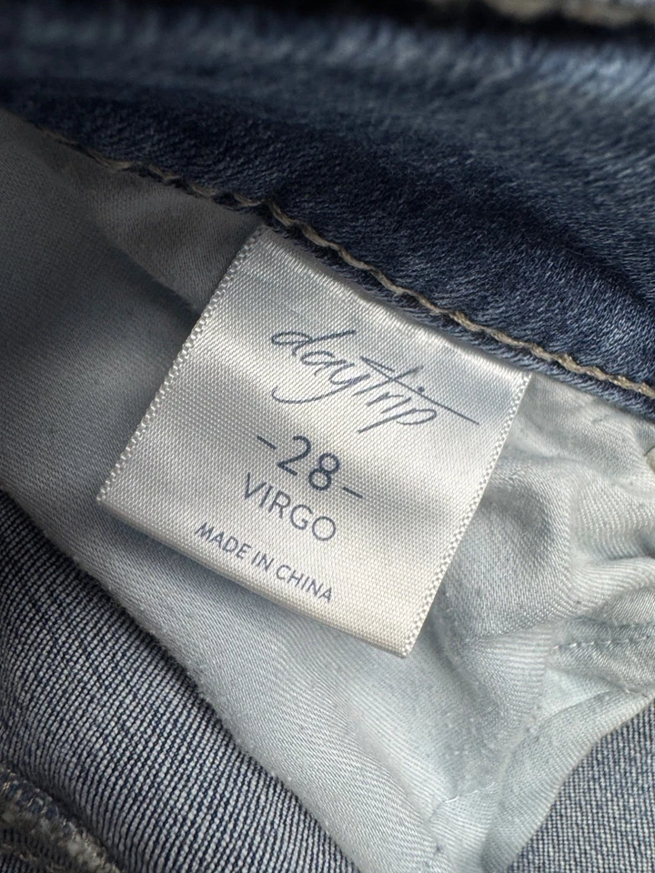 Pantalones de mezclilla capri Daytrip para mujer 28 Virgo desgastados rencor bigote tiro medio Foto 4 de 4