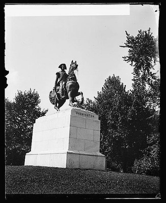 Photo:Washington Statue Equestrian Monument 1918-1920