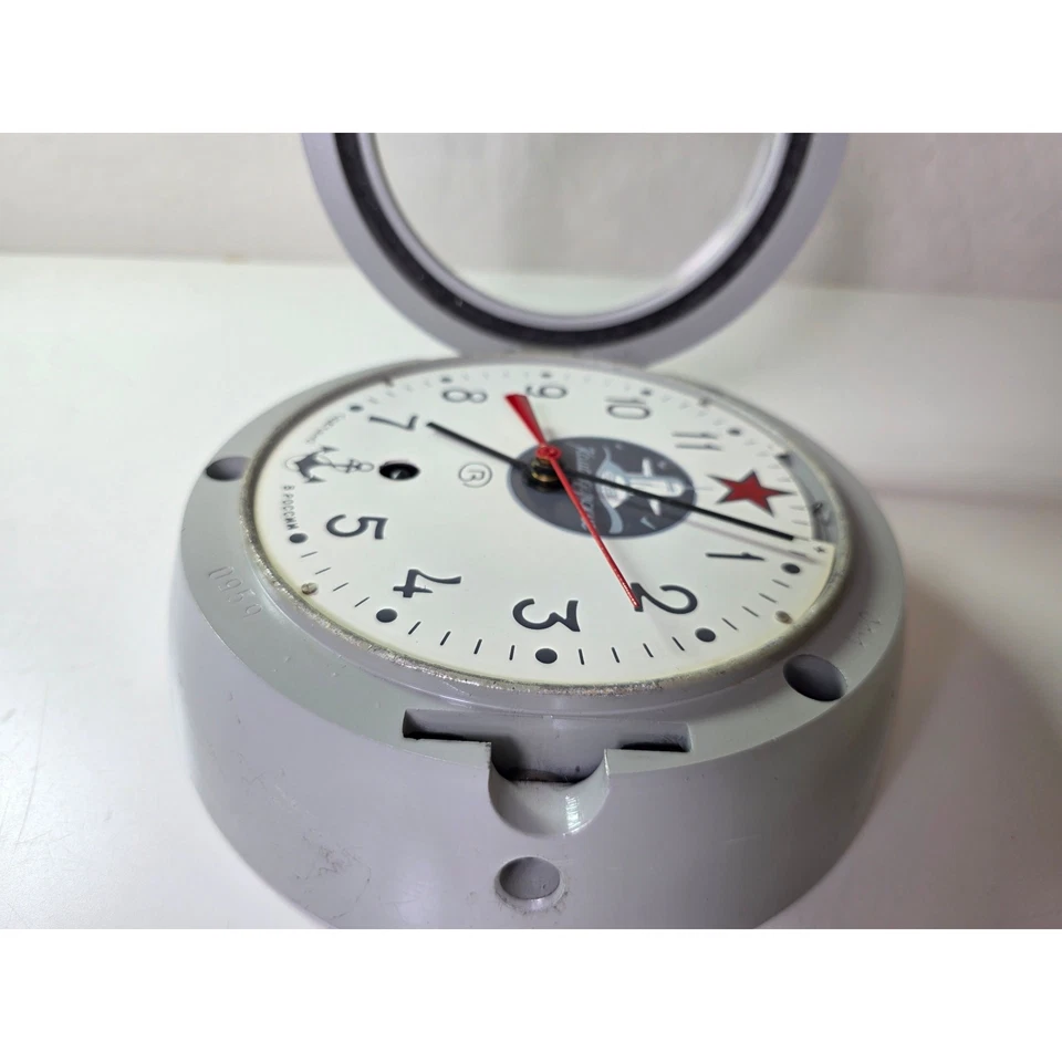 Reloj submarino estrella roja Komandirskie de la Armada Soviética rusa con llave - FUNCIONA Foto 3 de 4
