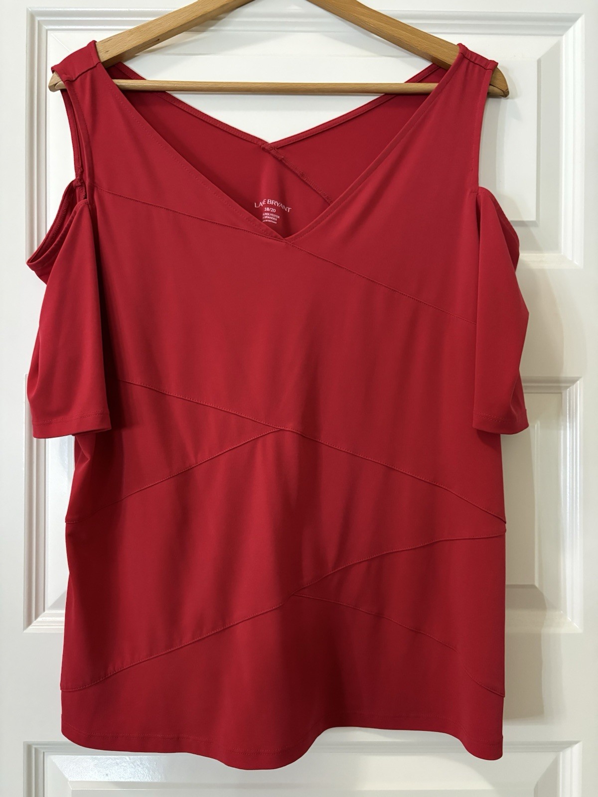 Lane Bryant Women's Plus 18/20 Red V-Neck Cold Shoulder Stretch Knit Top