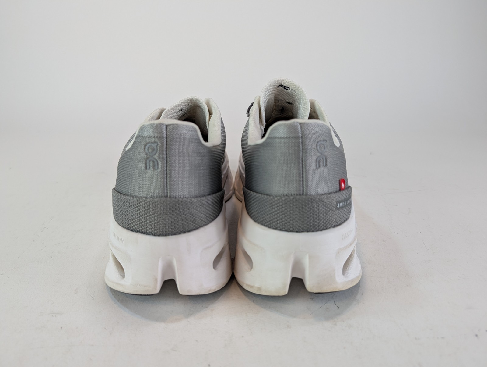 On Cloudeclipse Womens 9 Gray Silver Running Shoe… - image 4