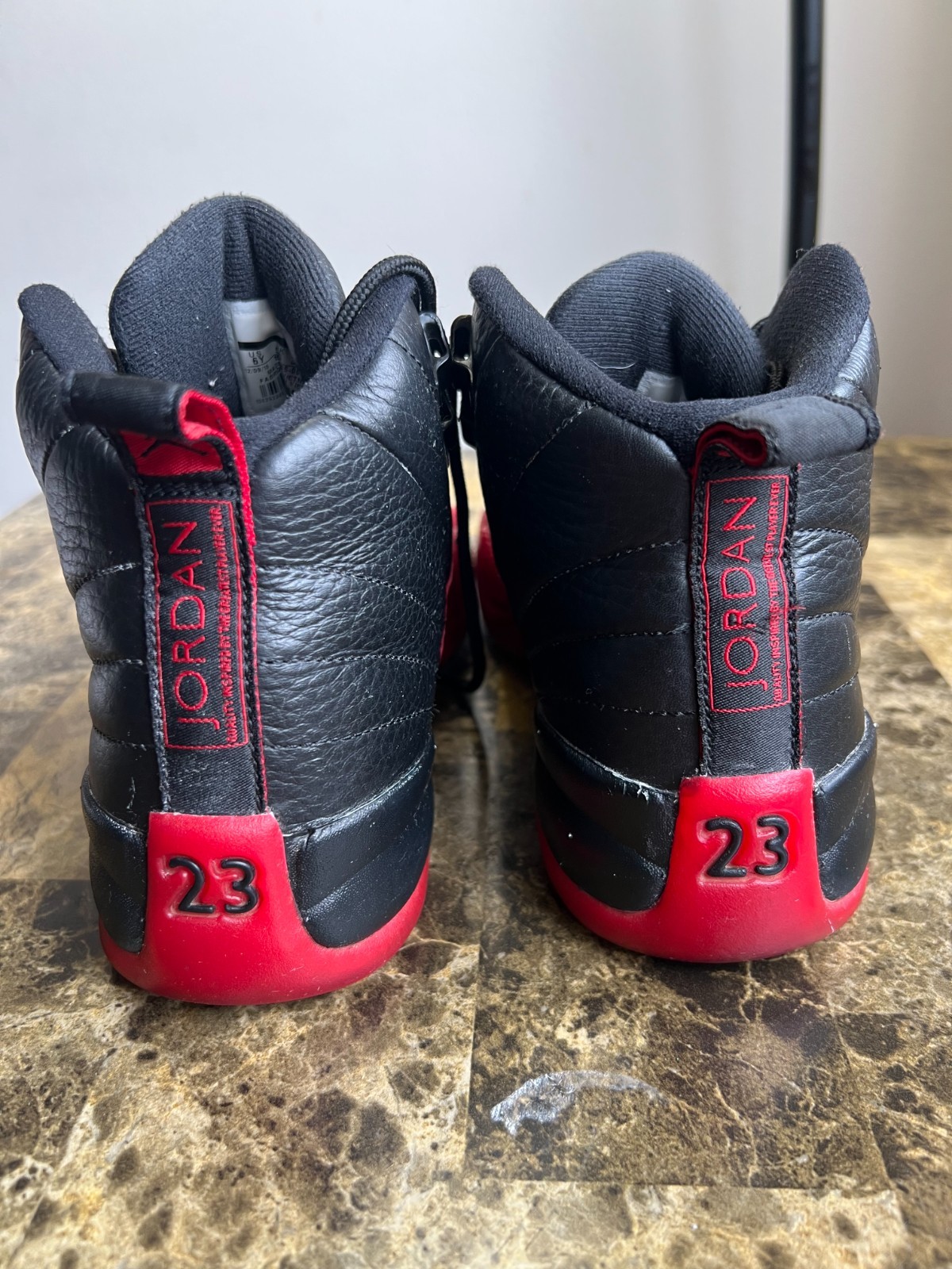 Nike Air Jordan 12 Retro Flu Game 2015 GS Size 6Y   (153265-0020) thumbnail 16