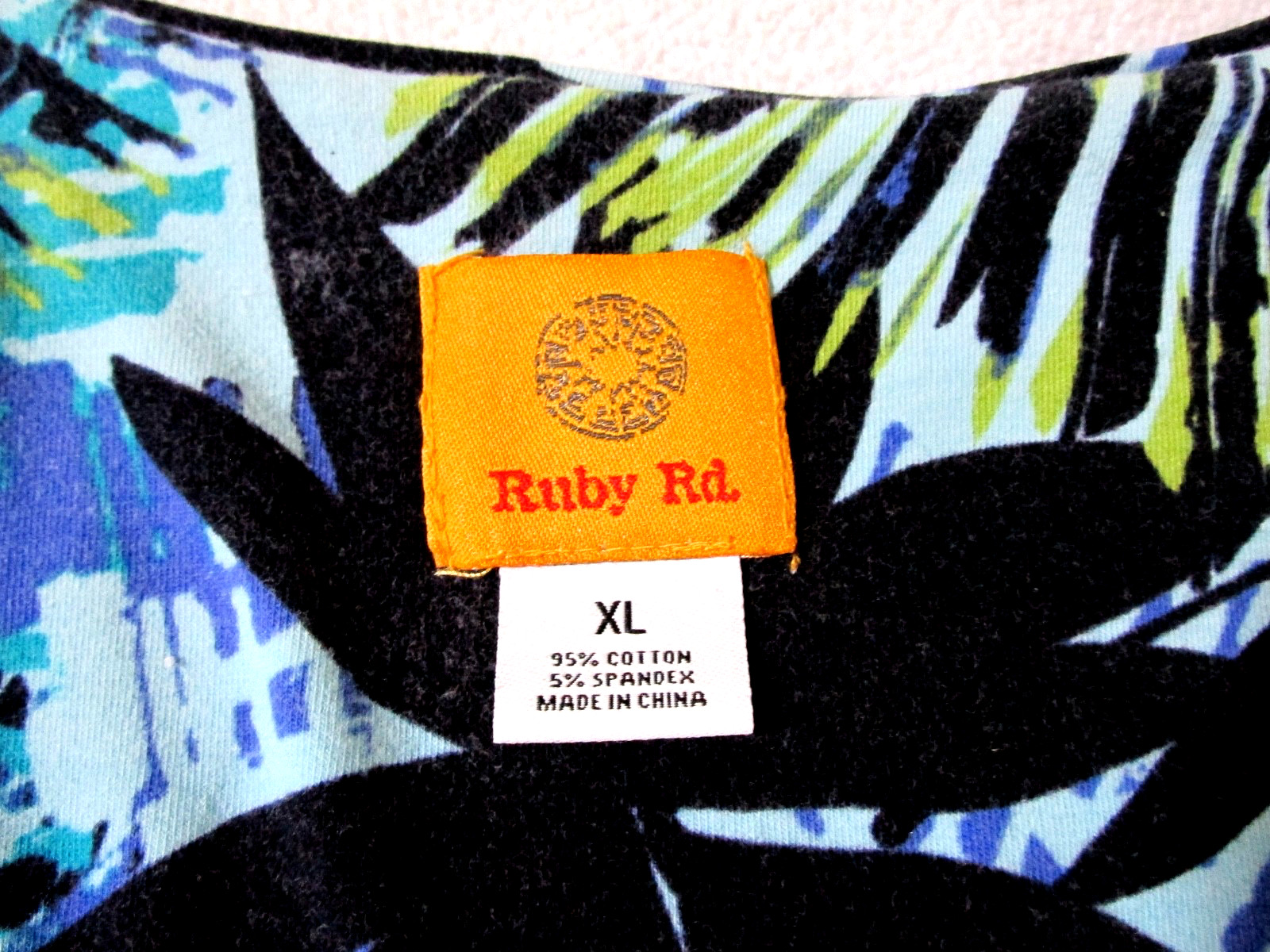 Ruby Rd. Pullover Top 3/4  Sleeve Abstract Print … - image 3