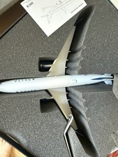 SkyMarks Elite 1:100 Scale Delta 737-800 Airp...