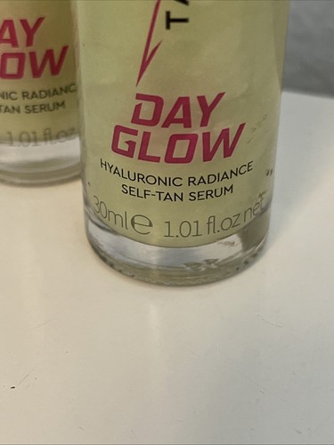 2X Tanologist Day Glow Face Serum - Hydrating Primer with Hyaluronic Acid, Vegan - Picture 3 of 3