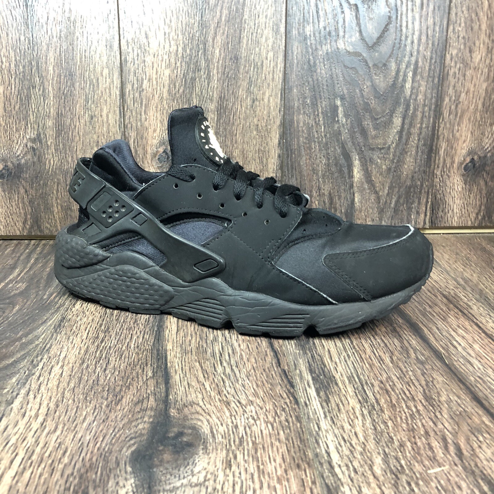 black hurricanes nike