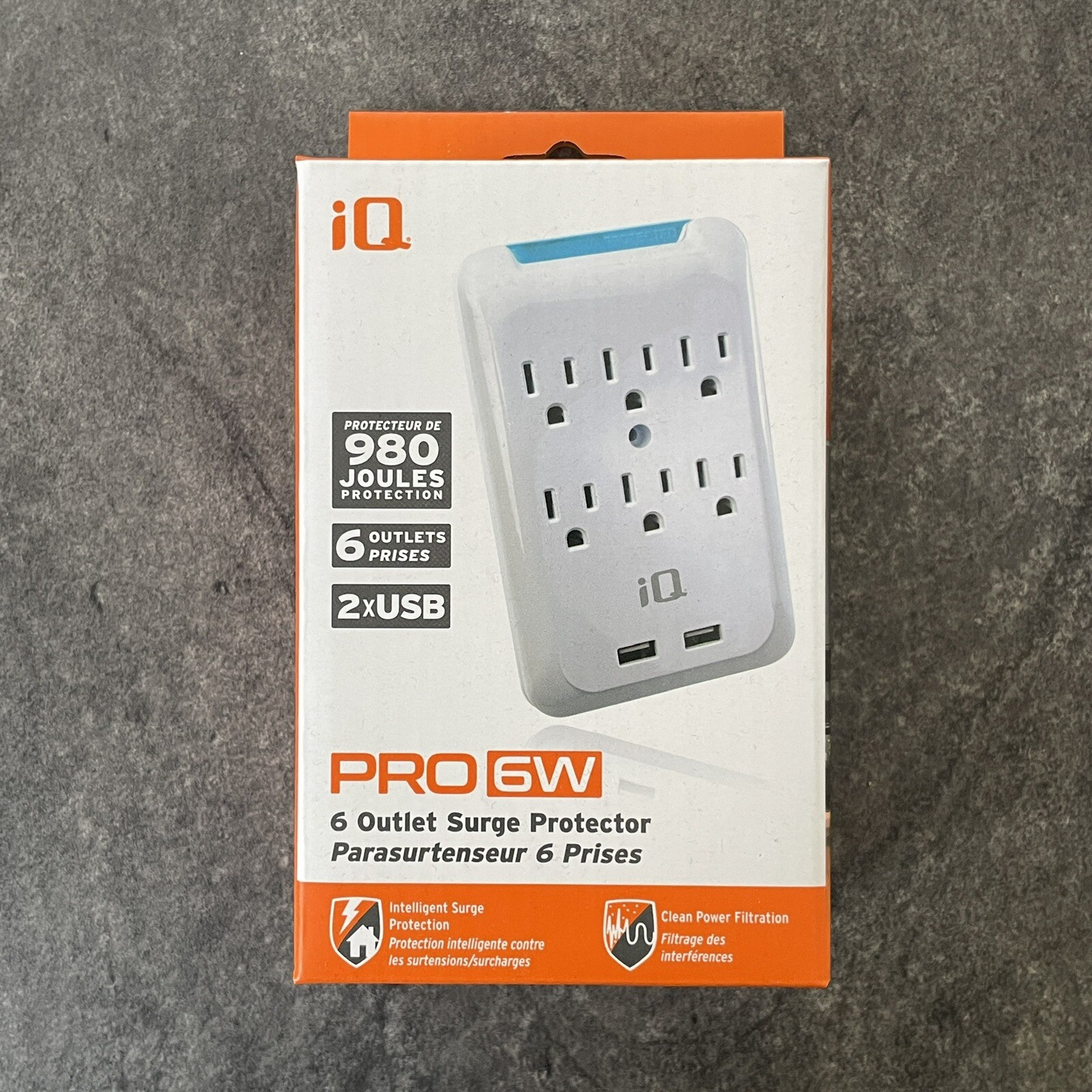 iQ Pro 6-Outlet Surge Protector with USB Chargers