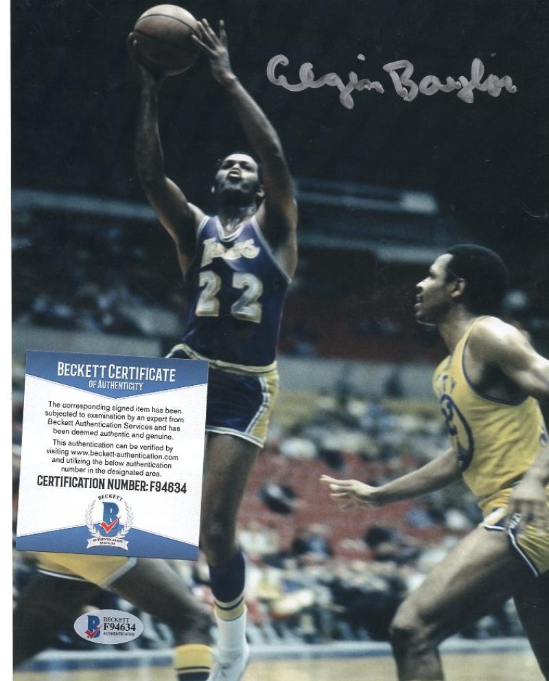 ELGIN BAYLOR LOS ANGELES LAKERS SHOOTING SIGNED AUTOGRAPHED 8X10 PHOTO BECKETT F 
