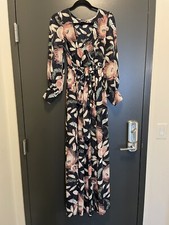 FASHION NOVA FLORAL MAXI DRESS. SIZE M. BRAND NEW