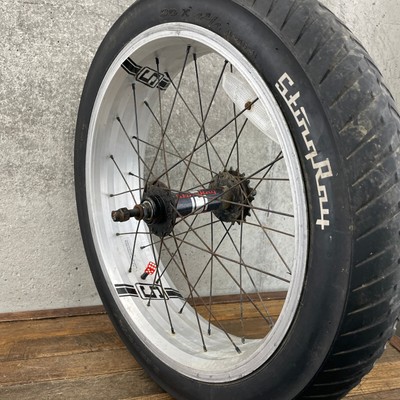 激レア Schwinn Sting-Ray wheel tire 20