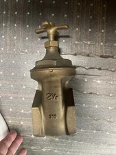 BRONZE GATE VALVE 2 1/2" 2 1/2