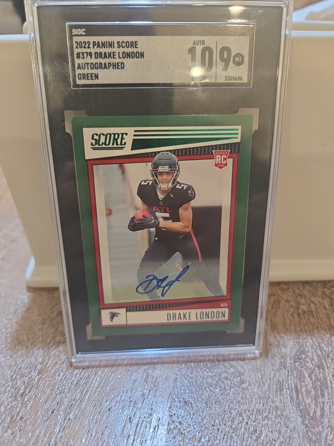 2022 Panini Score Drake London RC Rookie Autographs #379 Falcons