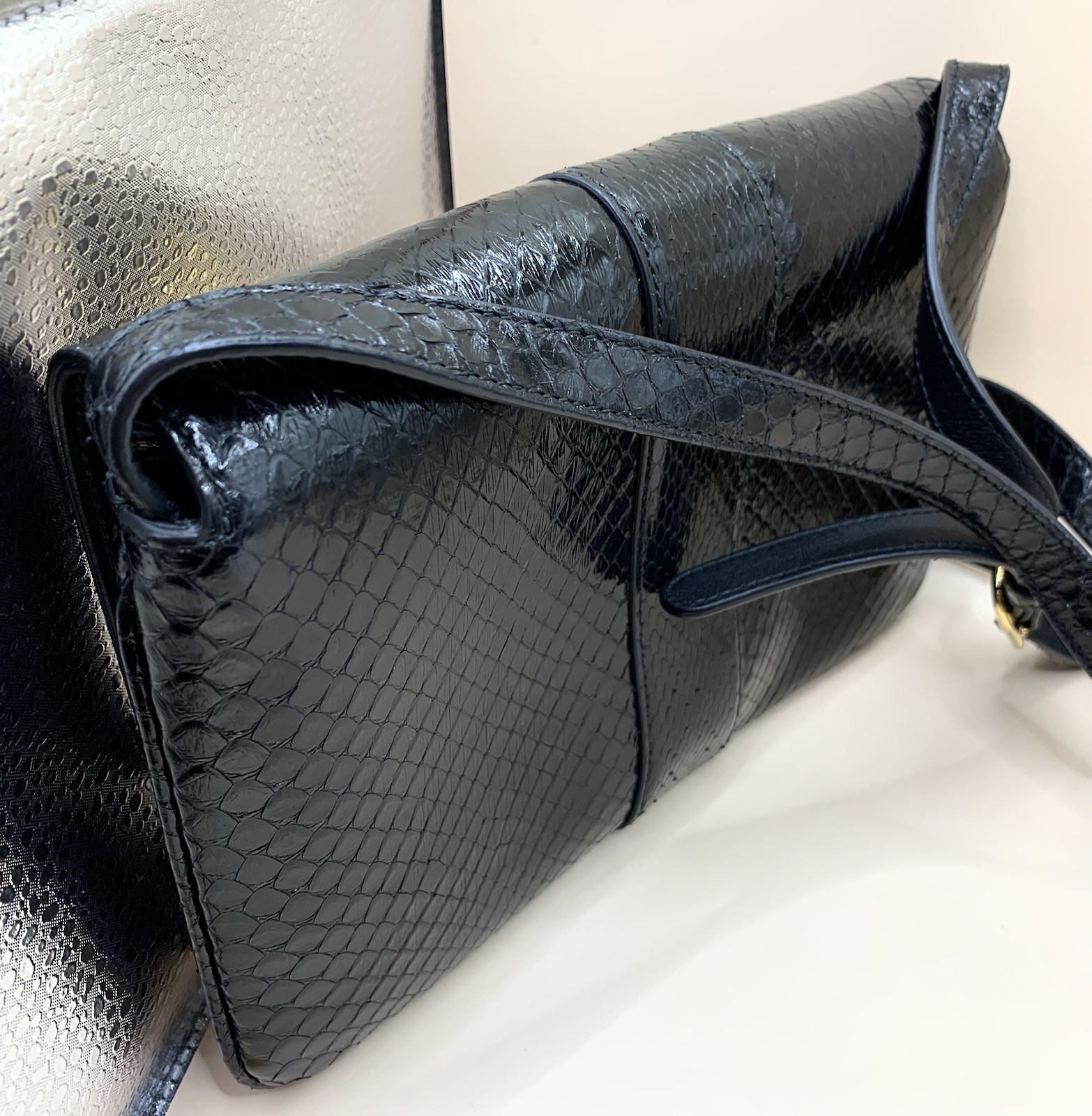 Gucci Arli Black Small Shoulder Bag Python 550129… - image 9