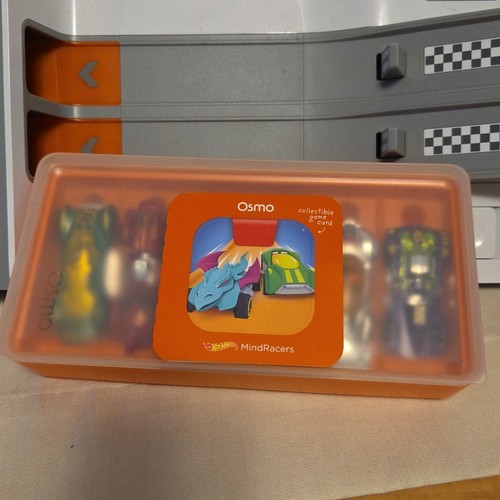 Hot Wheels Osmo Mindracers Base Set with 6 Cars, Tokens, and iPad Base - Picture 4 of 9