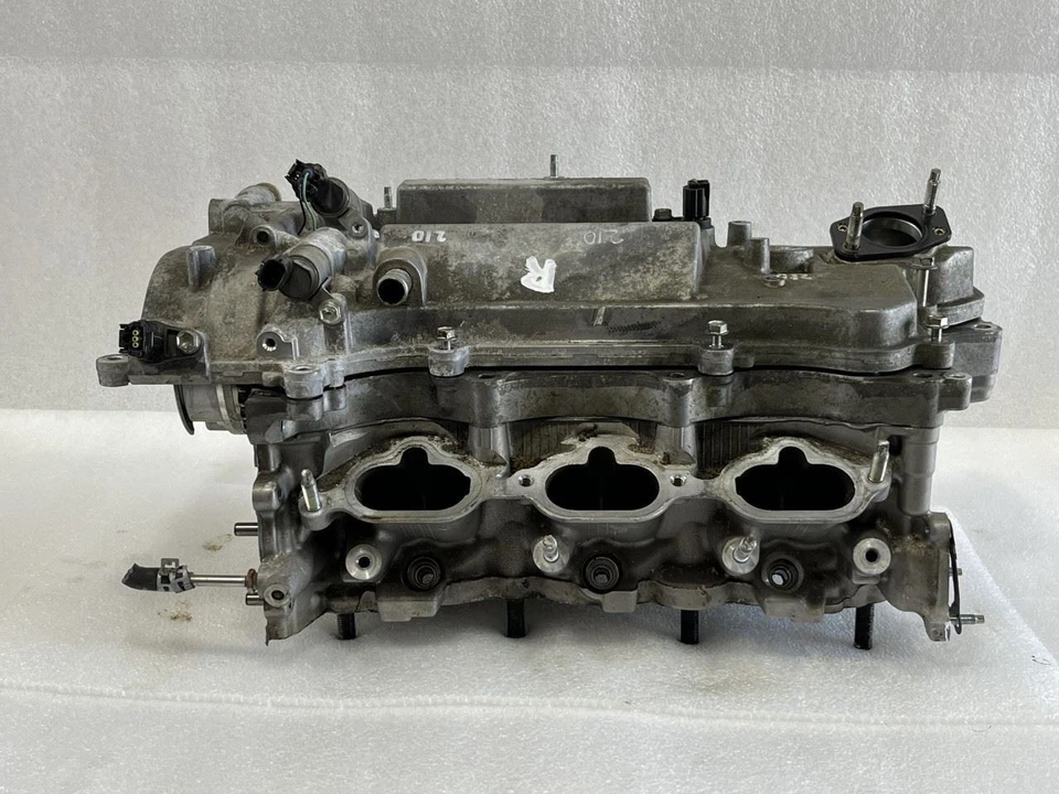 2014 LEXUS GS350 ENGINE CYLINDER HEAD ASSEMBLY RIGHT PASSENGER SIDE - Image 2 of 4