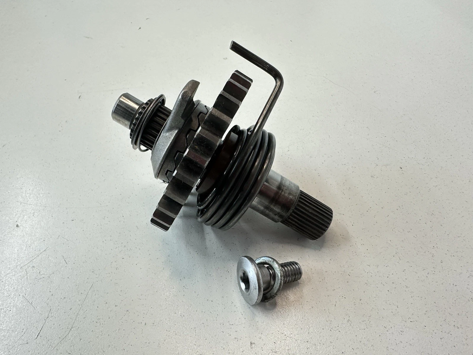 OEM 2009 09 KAWASAKI KX250F ENGINE KICK START STARTER SHAFT & GEAR MECHANISM