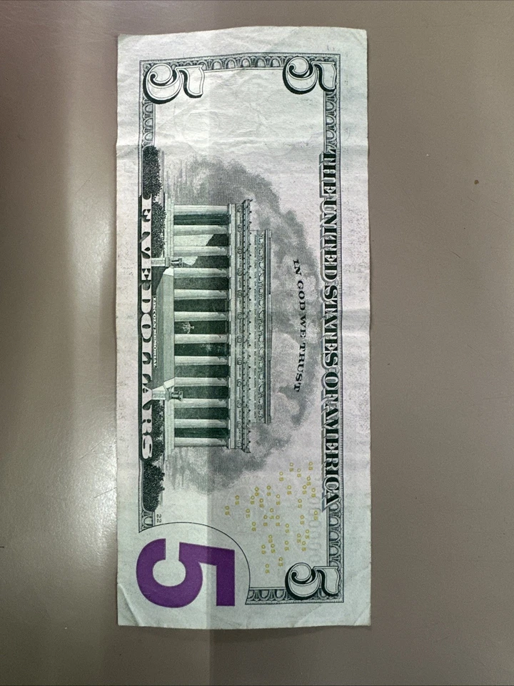 Billete de 5 dólares muy raro serie baja doble dígito 79 Foto 4 de 4
