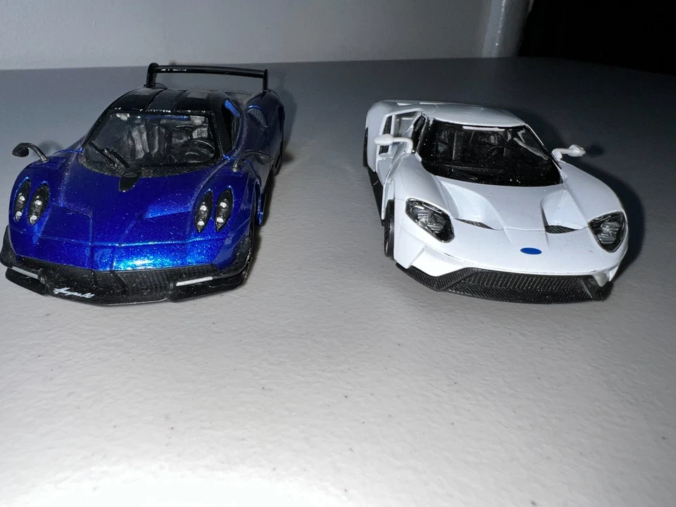 Lot of 2 Pagani Huayra BC 2016 and Ford GT 2017 Kinsmart Scale 1:38 Model Cars - Image 2 of 4