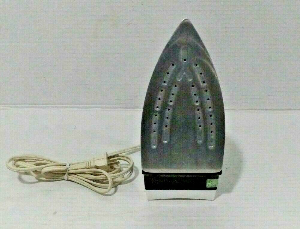 Proctor Silex Model  #17410 Blue & White Steam Iron. Works